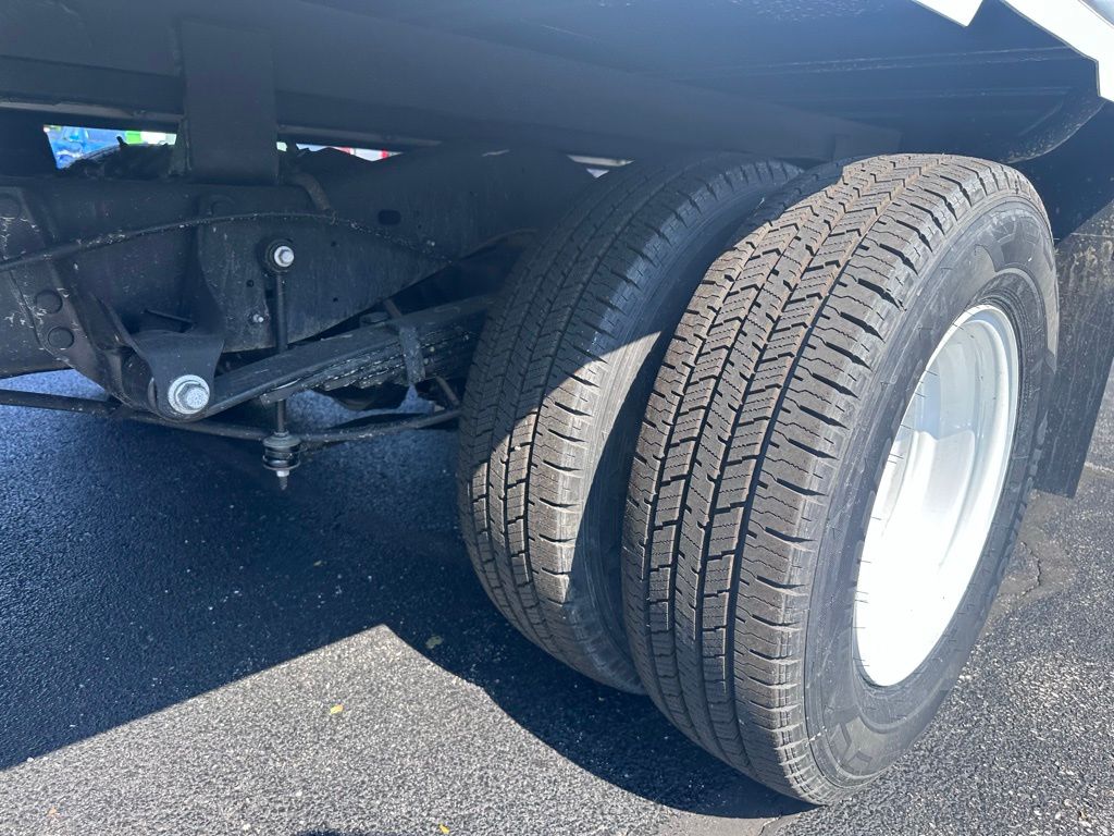 New 1996 Ford E-450 Cutaway - photo 12
