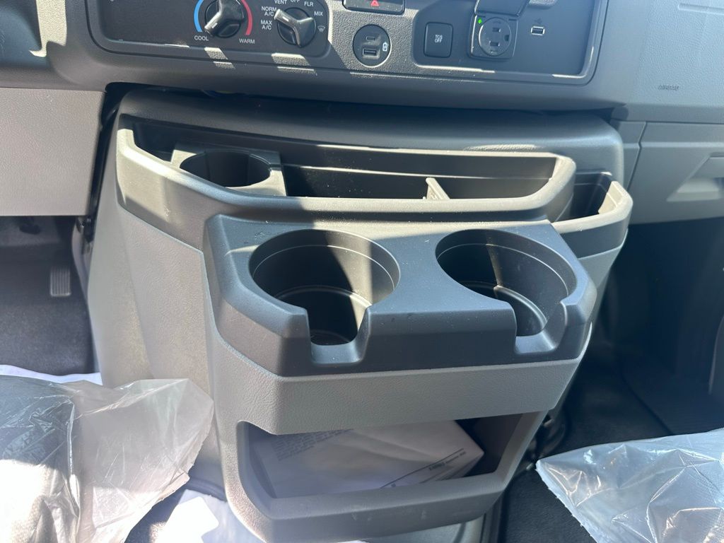 New 1996 Ford E-450 Cutaway - photo 17