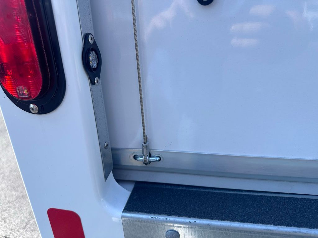 New 1996 Ford E-450 Cutaway - photo 28
