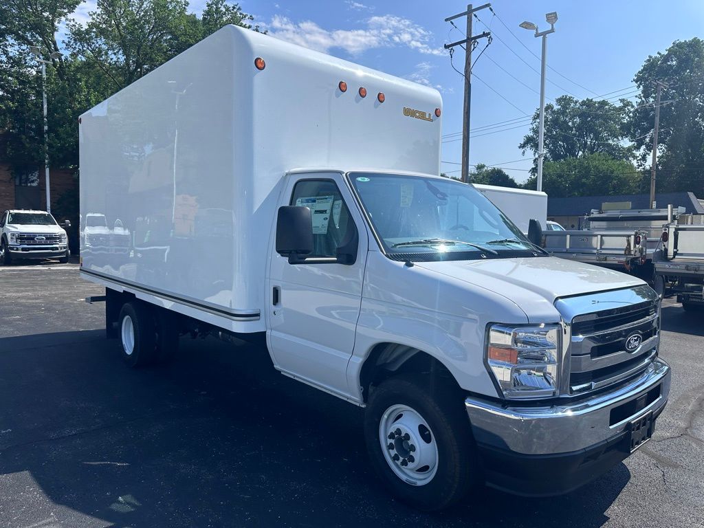 New 1996 Ford E-450 Cutaway - photo 3