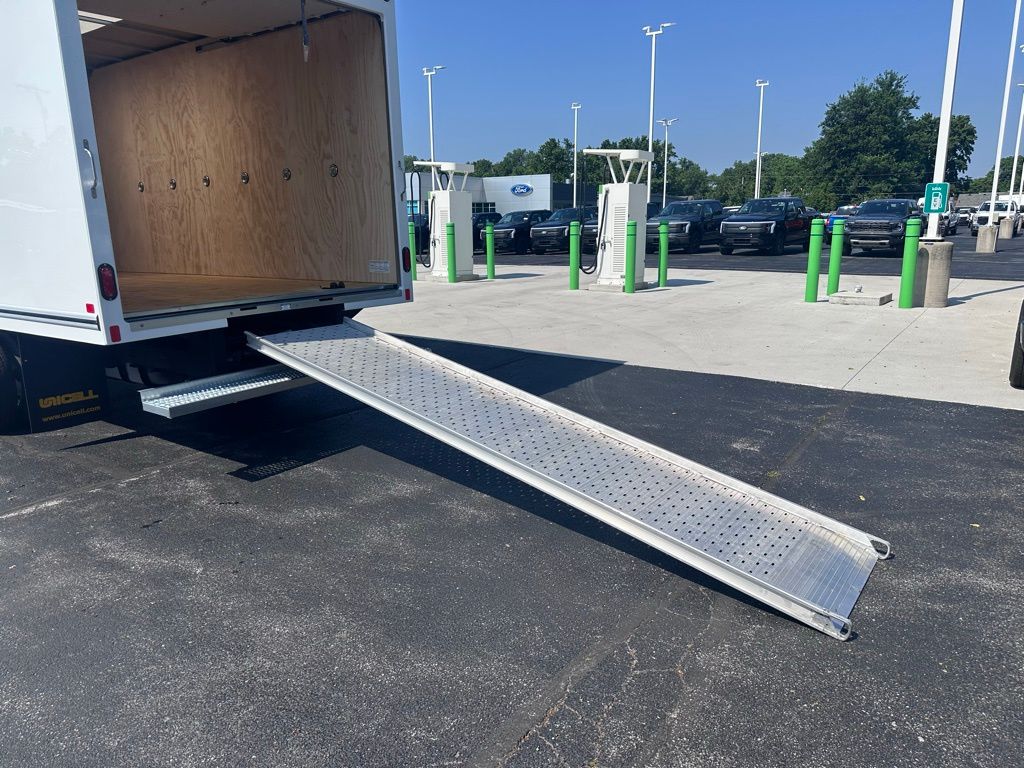 New 1996 Ford E-450 Cutaway - photo 41