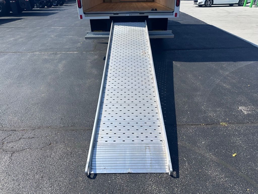 New 1996 Ford E-450 Cutaway - photo 46