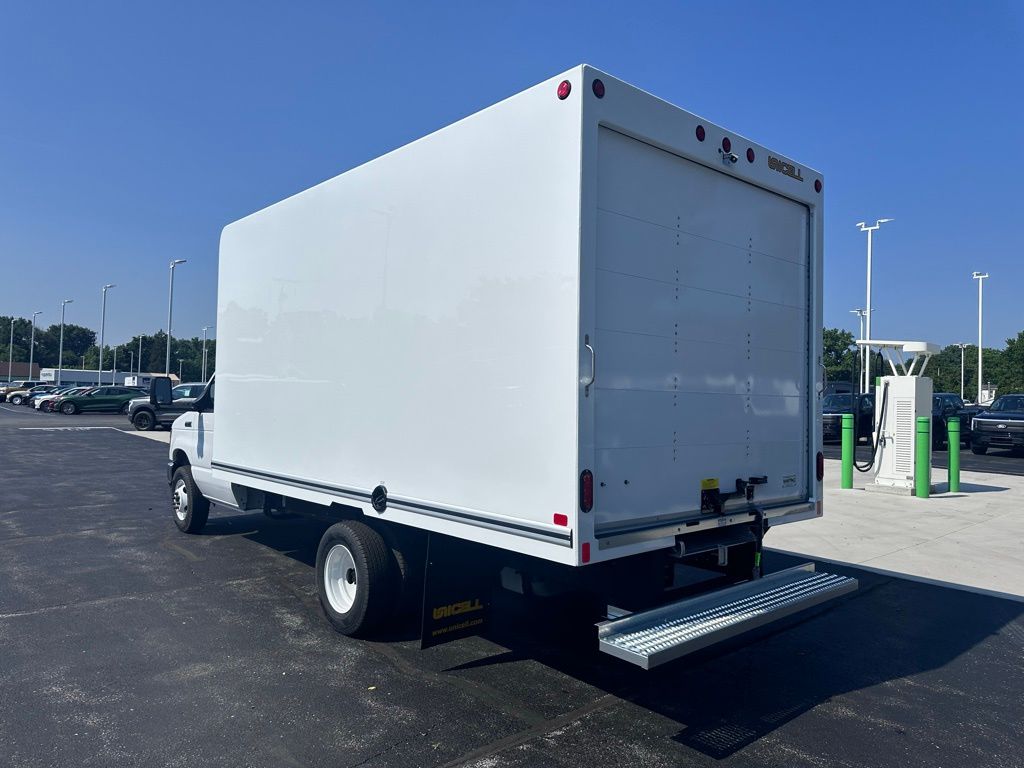 New 1996 Ford E-450 Cutaway - photo 5