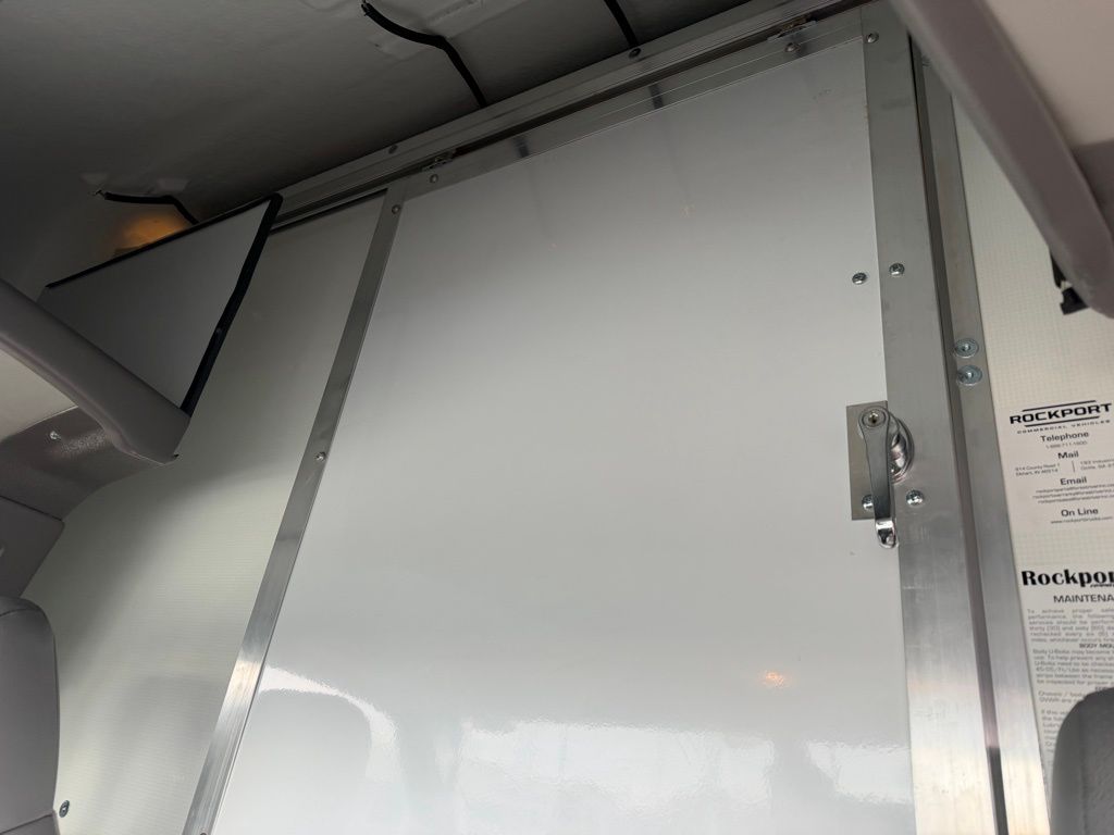 New 1996 Ford E-450 Cutaway - photo 54