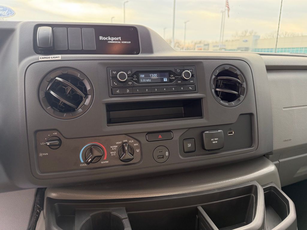 New 1996 Ford E-450 - photo 2