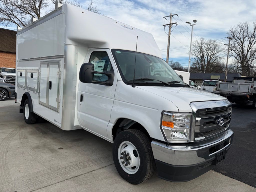 New 1996 Ford E-450 Cutaway - photo 41