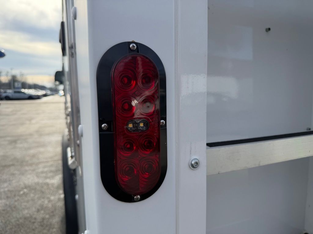 New 1996 Ford E-450 Cutaway - photo 12