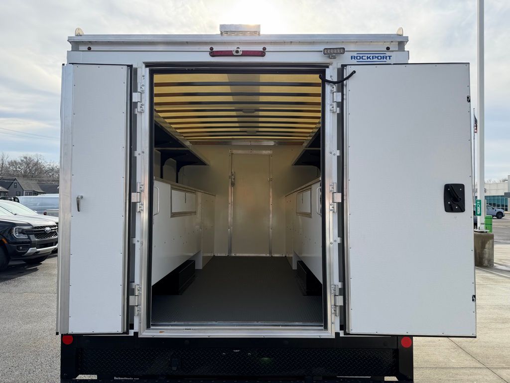 New 1996 Ford E-450 Cutaway - photo 22