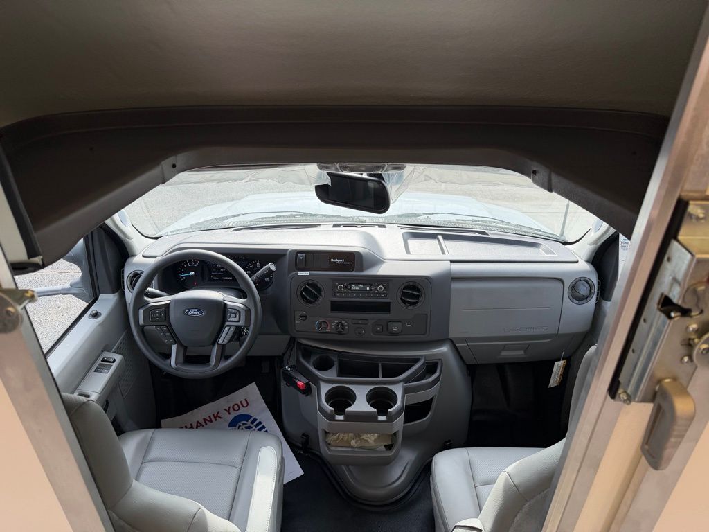 New 1996 Ford E-450 Cutaway - photo 34