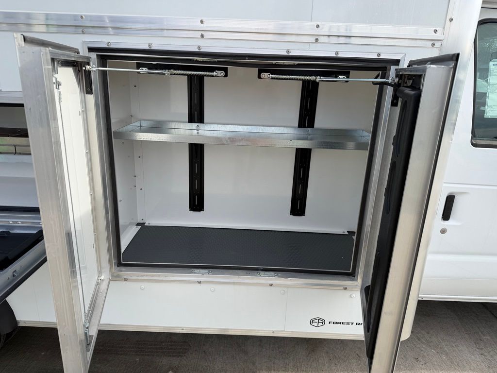 New 1996 Ford E-450 Cutaway - photo 36