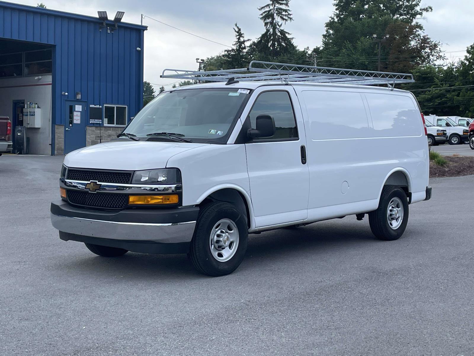 New 2025 Chevrolet Express 2500 Empty Cargo Van - photo 3
