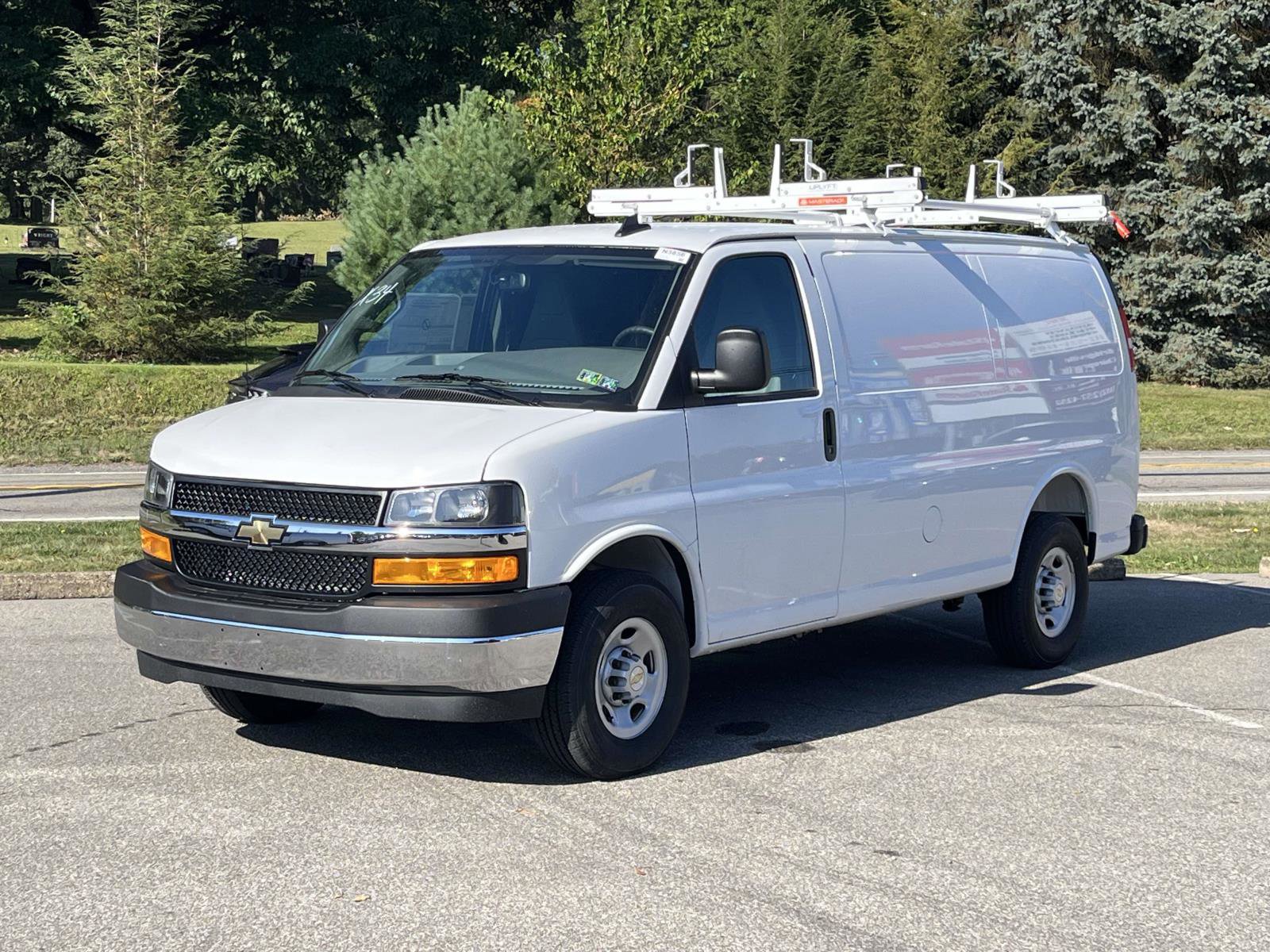 New 2025 Chevrolet Express 2500 Empty Cargo Van - photo 3