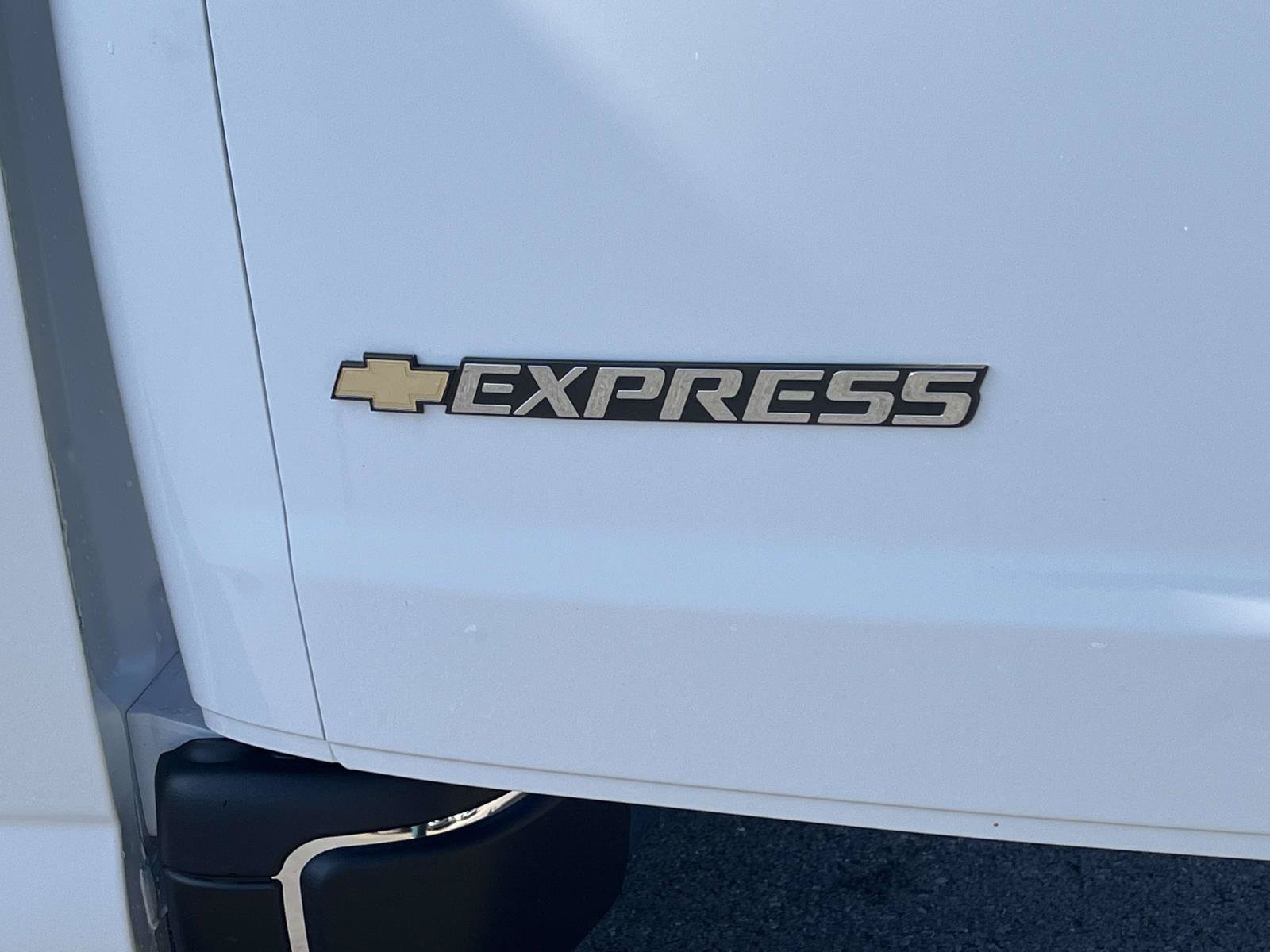 New 2025 Chevrolet Express 2500 Empty Cargo Van - photo 9