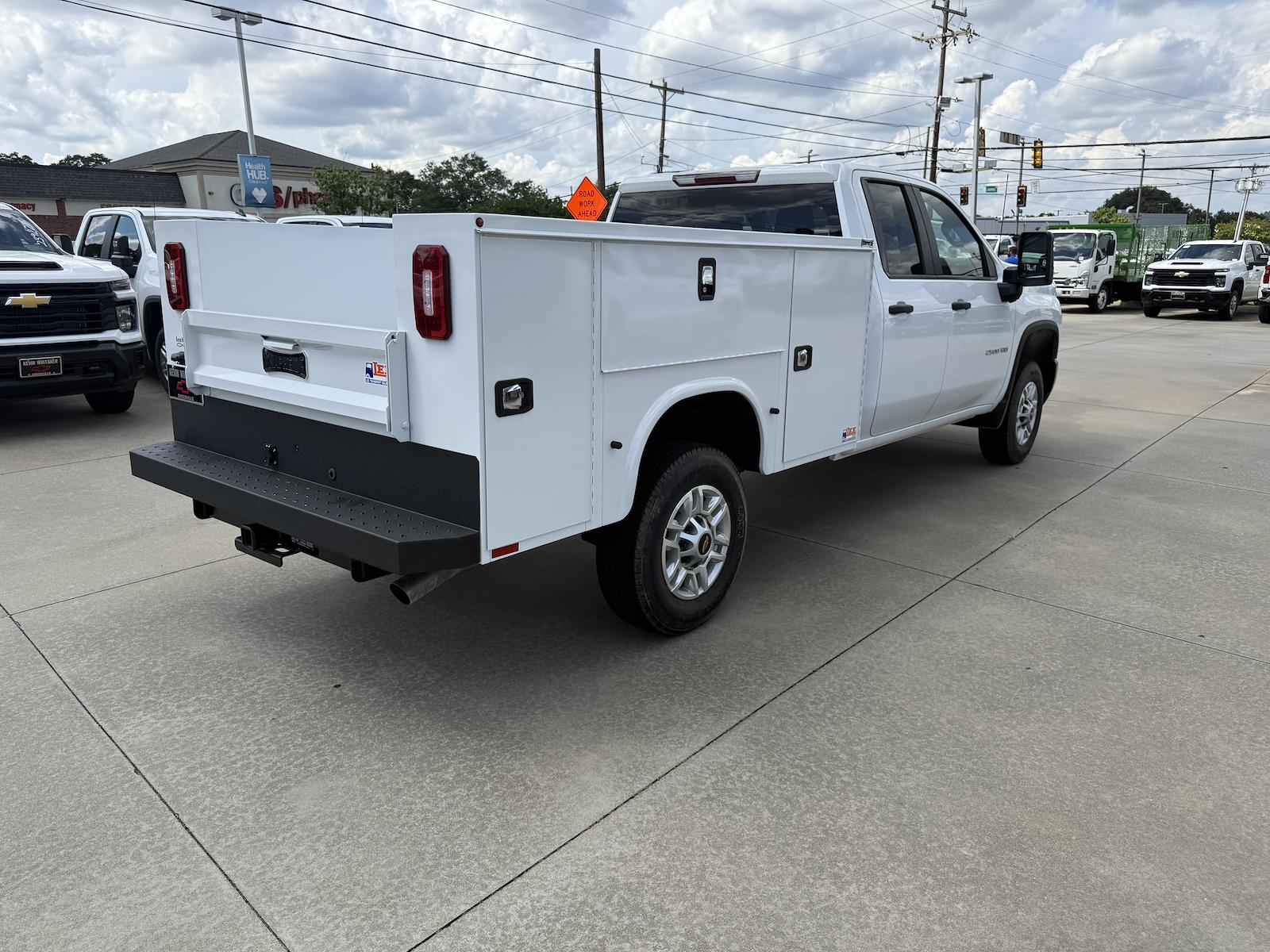 New 2025 Chevrolet Silverado 2500 Double Cab Cab Chassis - photo 3