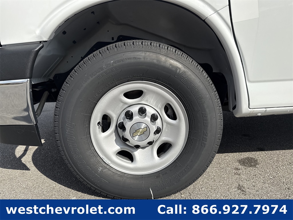 New 2025 Chevrolet Express 2500 Empty Cargo Van - photo 9