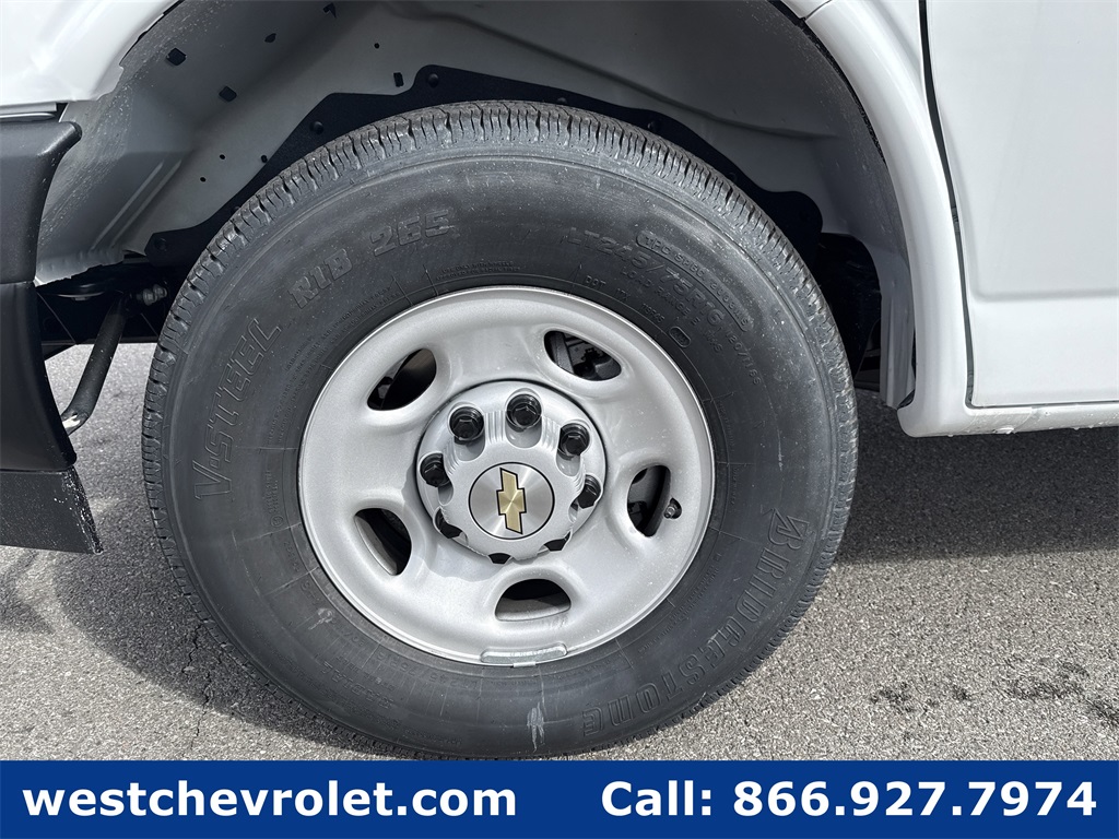 New 2025 Chevrolet Express 2500 Empty Cargo Van - photo 9
