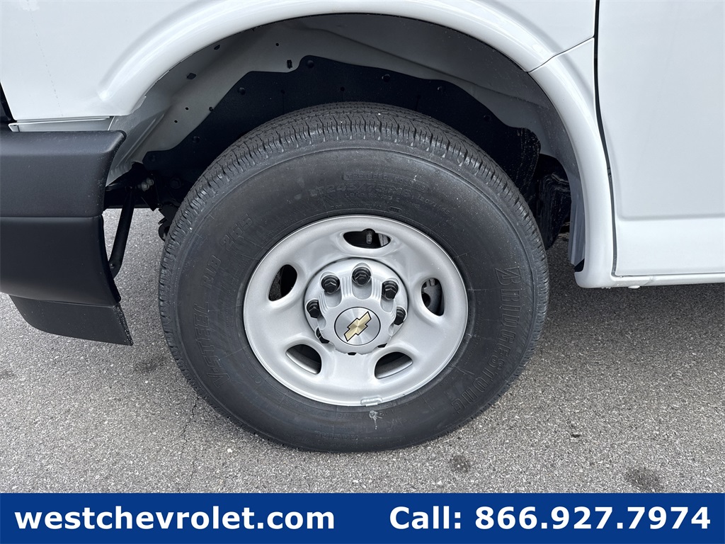 New 2025 Chevrolet Express 2500 Empty Cargo Van - photo 9