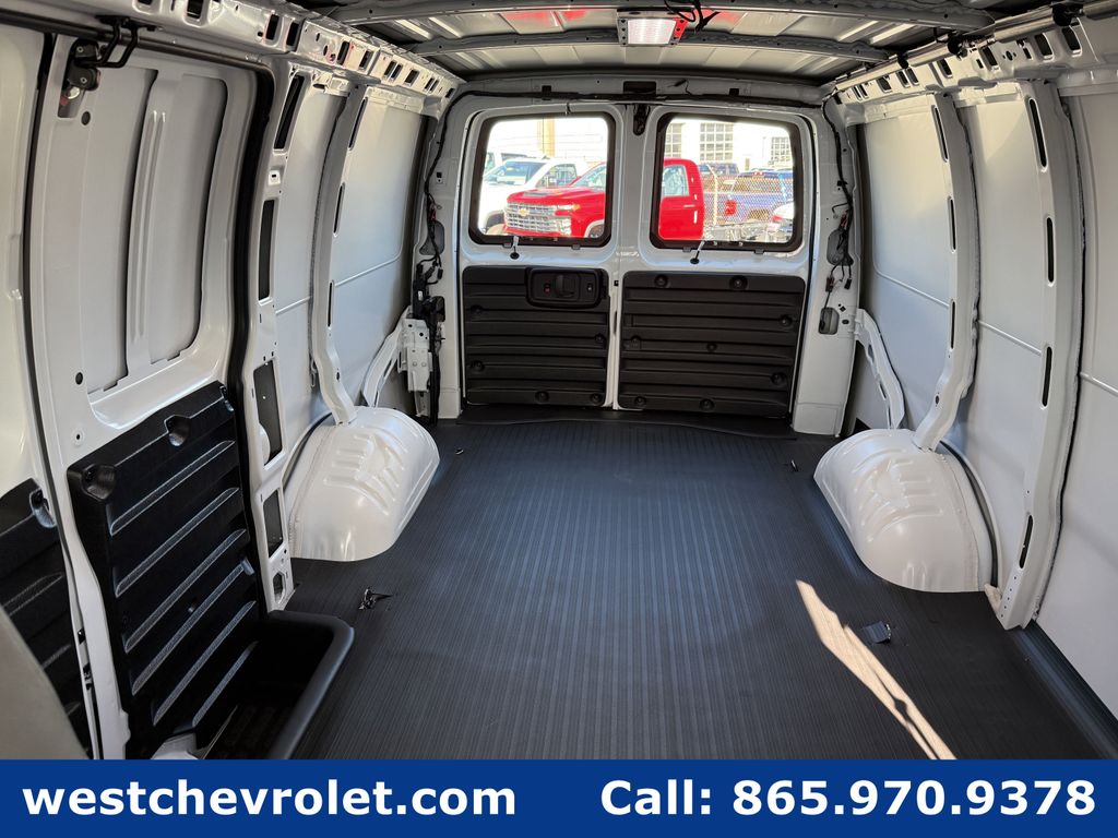 New 2025 Chevrolet Express 2500 Empty Cargo Van - photo 5