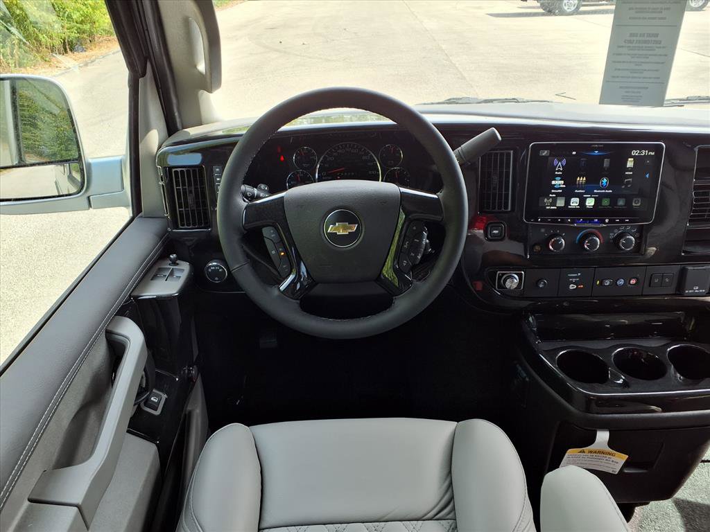 New 2025 Chevrolet Express 2500 Empty Cargo Van - photo 4