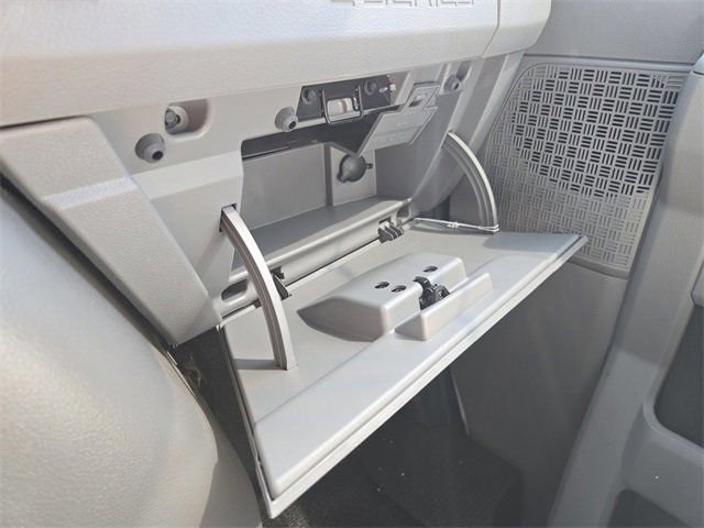 New 1996 Ford E-450 Cutaway - photo 40