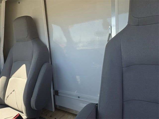 New 1996 Ford E-450 Cutaway - photo 47
