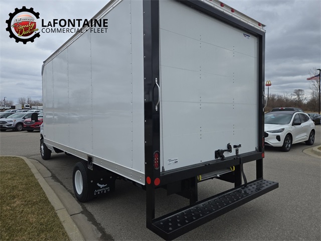 New 1996 Ford E-450 Cutaway - photo 25