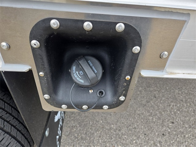 New 1996 Ford E-450 Cutaway - photo 27