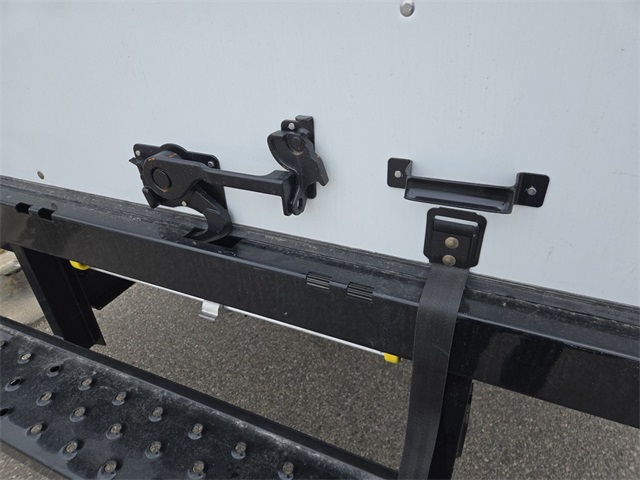 New 1996 Ford E-450 Cutaway - photo 32