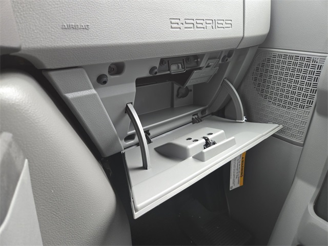 New 1996 Ford E-450 Cutaway - photo 40