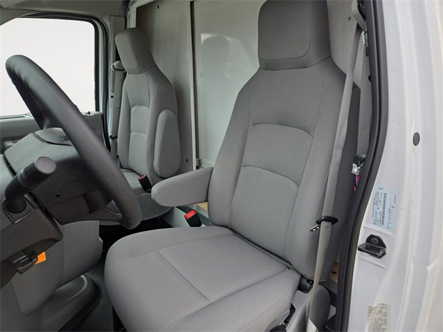 New 1996 Ford E-450 Cutaway - photo 44