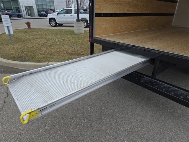 New 1996 Ford E-450 Cutaway - photo 48