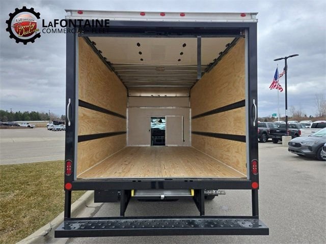 New 1996 Ford E-450 Cutaway - photo 50