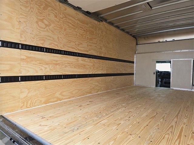 New 1996 Ford E-450 Cutaway - photo 52