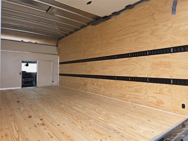 New 1996 Ford E-450 Cutaway - photo 53