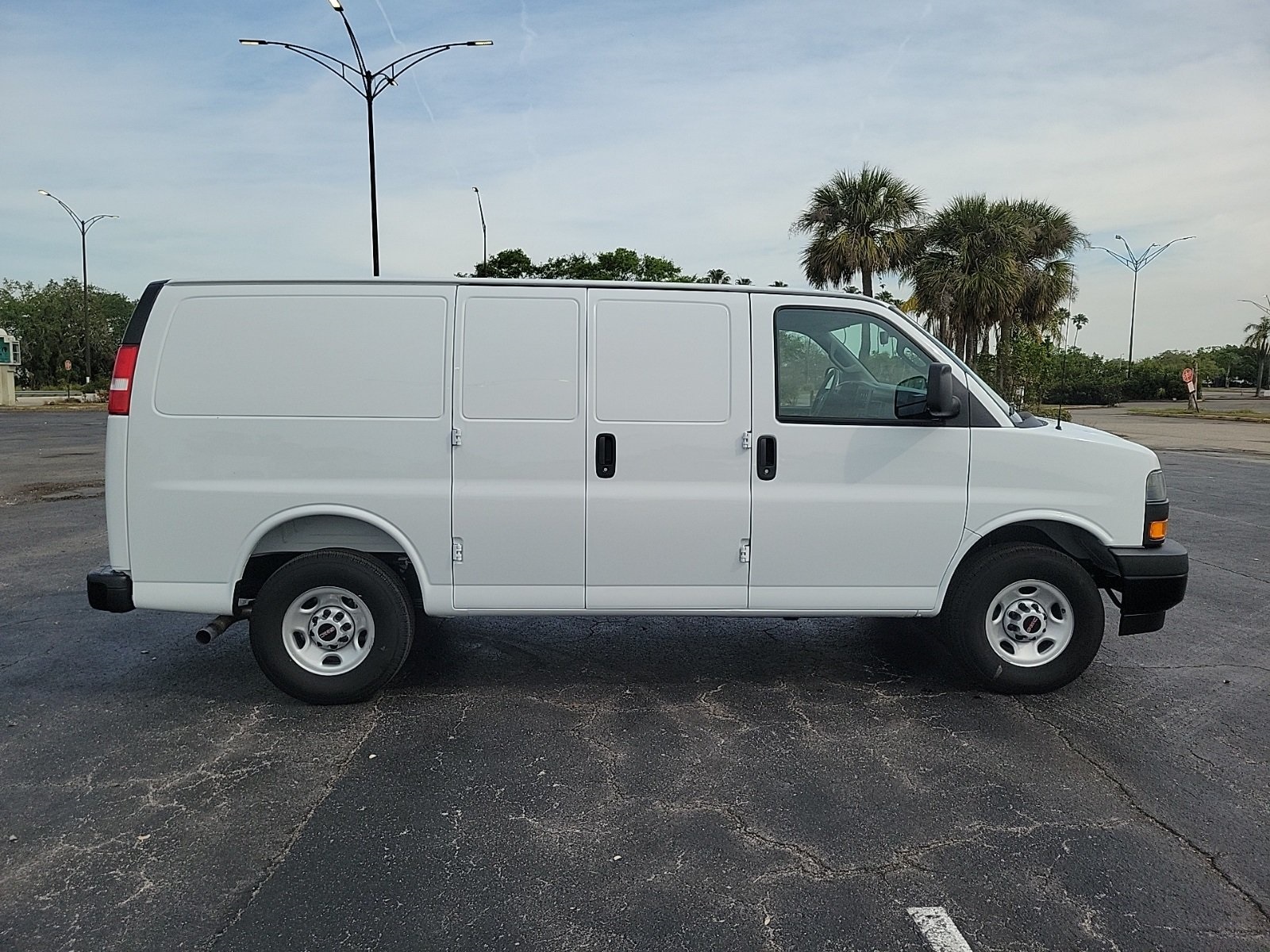 New 2025 GMC Savana 2500 - photo 2