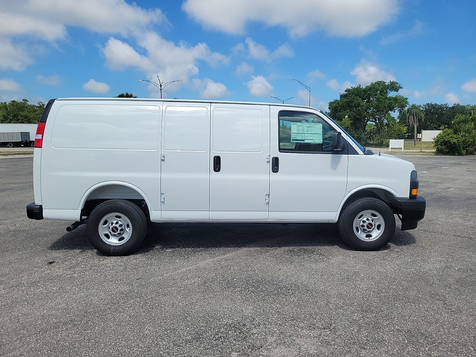 New 2026 GMC Savana 2500 Empty Cargo Van - photo 3