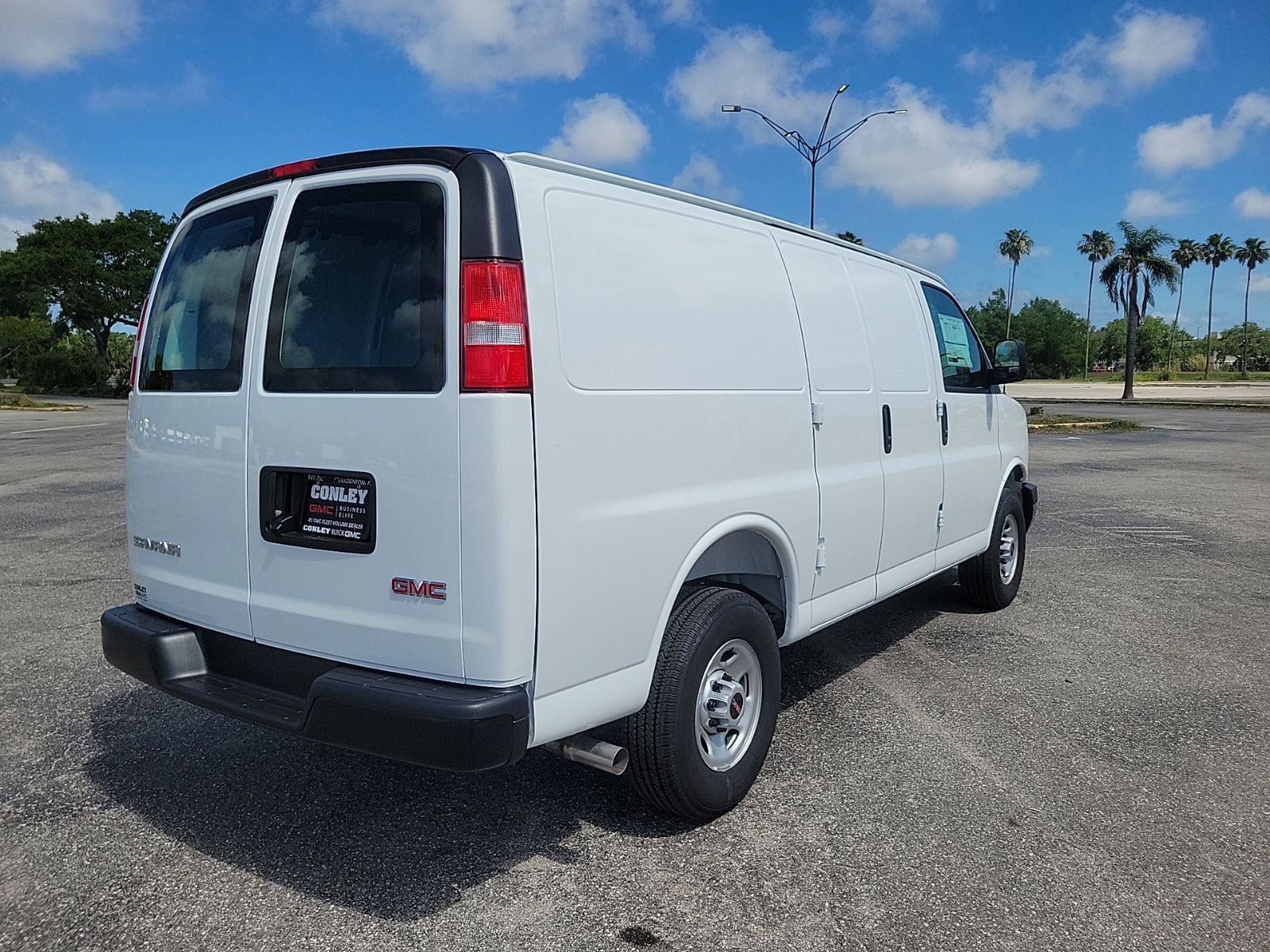 New 2026 GMC Savana 2500 Empty Cargo Van - photo 4