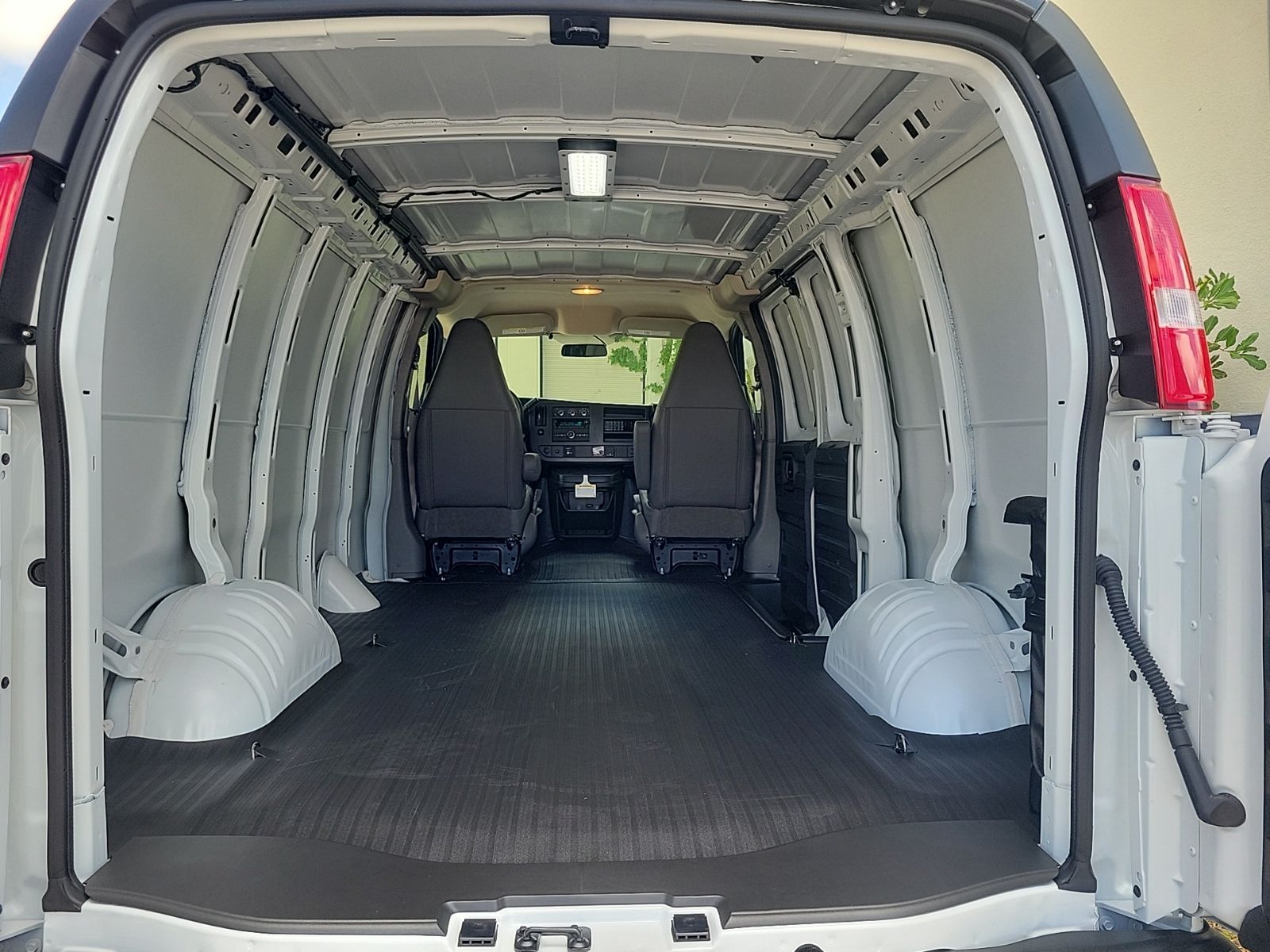 New 2026 GMC Savana 2500 Empty Cargo Van - photo 7