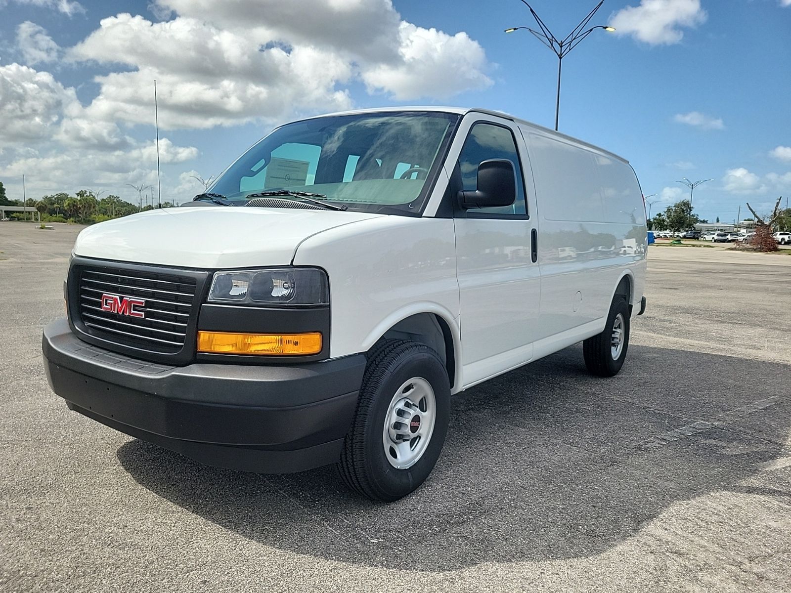 New 2026 GMC Savana 2500 - photo 2