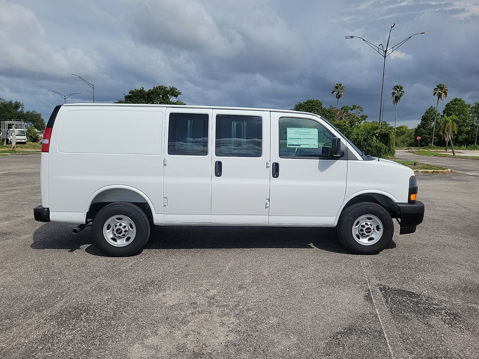 New 2026 GMC Savana 2500 Empty Cargo Van - photo 4