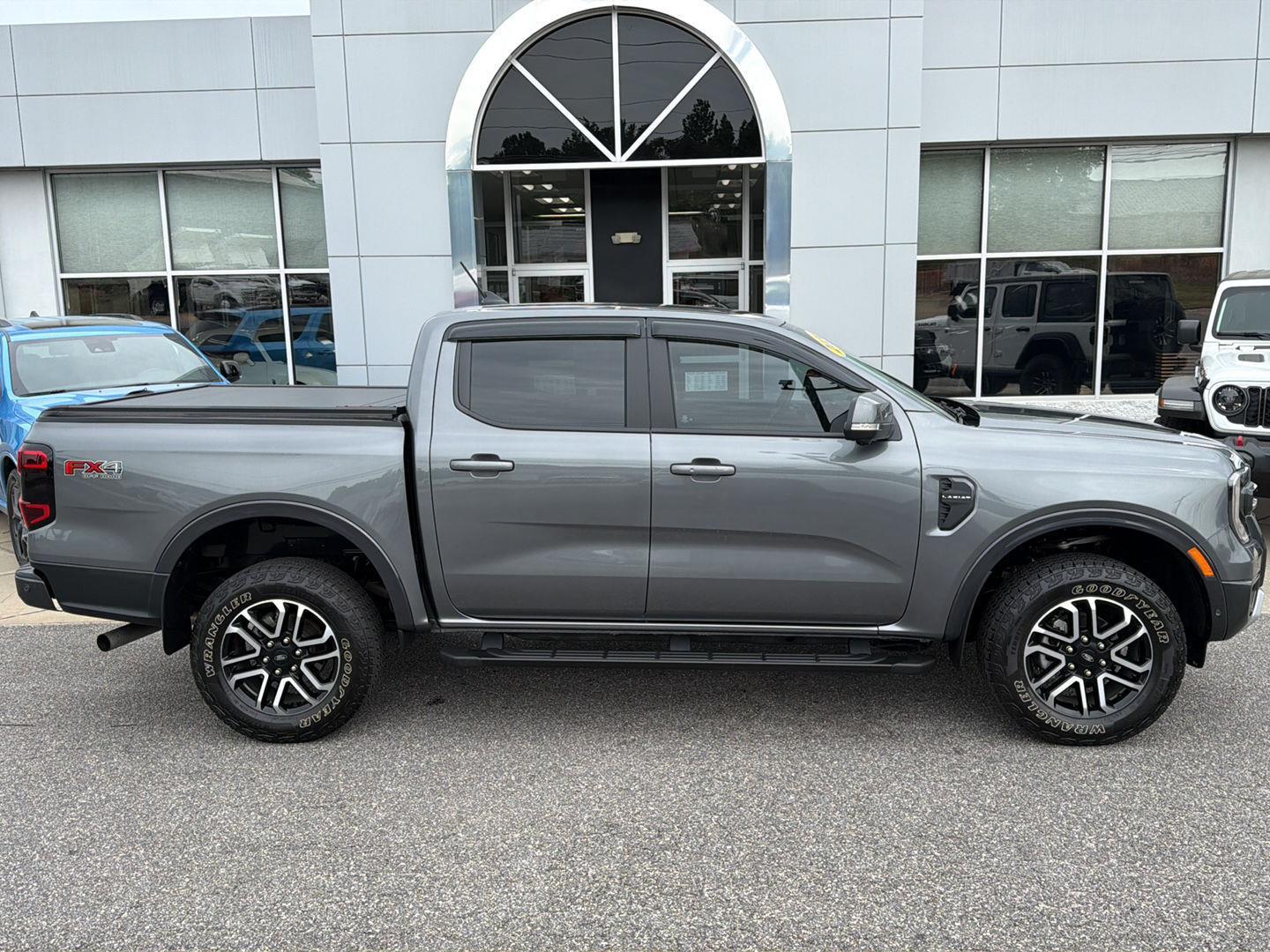Used 2024 Ford Ranger - photo 2