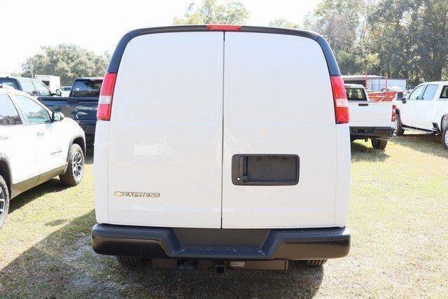New 2025 Chevrolet Express 2500 Empty Cargo Van - photo 4