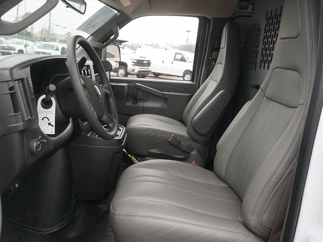 New 2025 Chevrolet Express 2500 Empty Cargo Van - photo 5