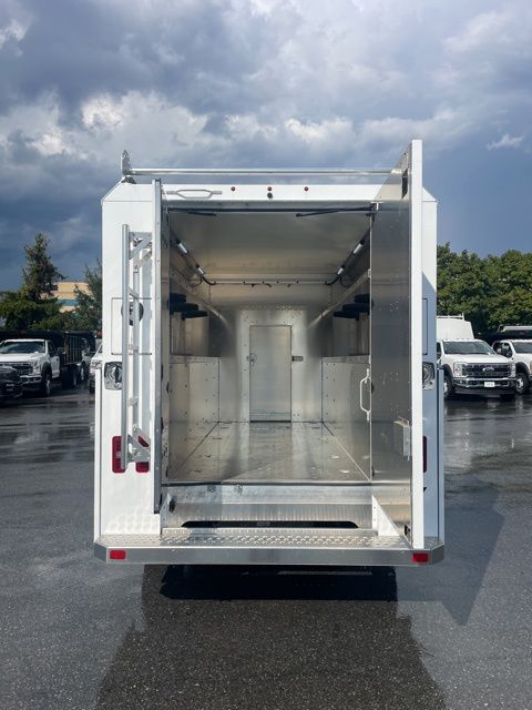 New 2026 Ford E-350 Cutaway - photo 4
