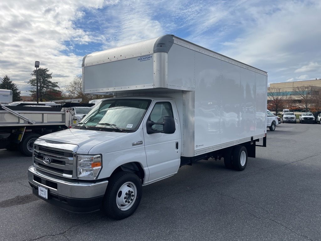 New 1996 Ford E-450 - photo 1
