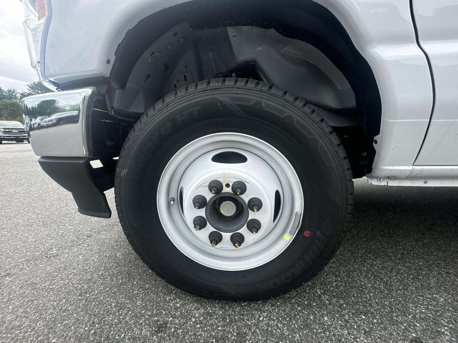 New 2026 Ford E-350 - photo 2