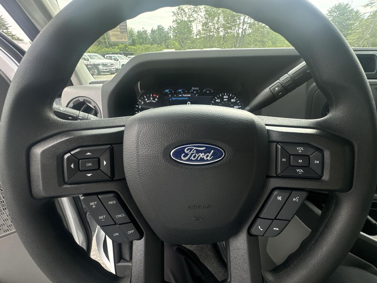 New 2026 Ford E-350 Cutaway - photo 8
