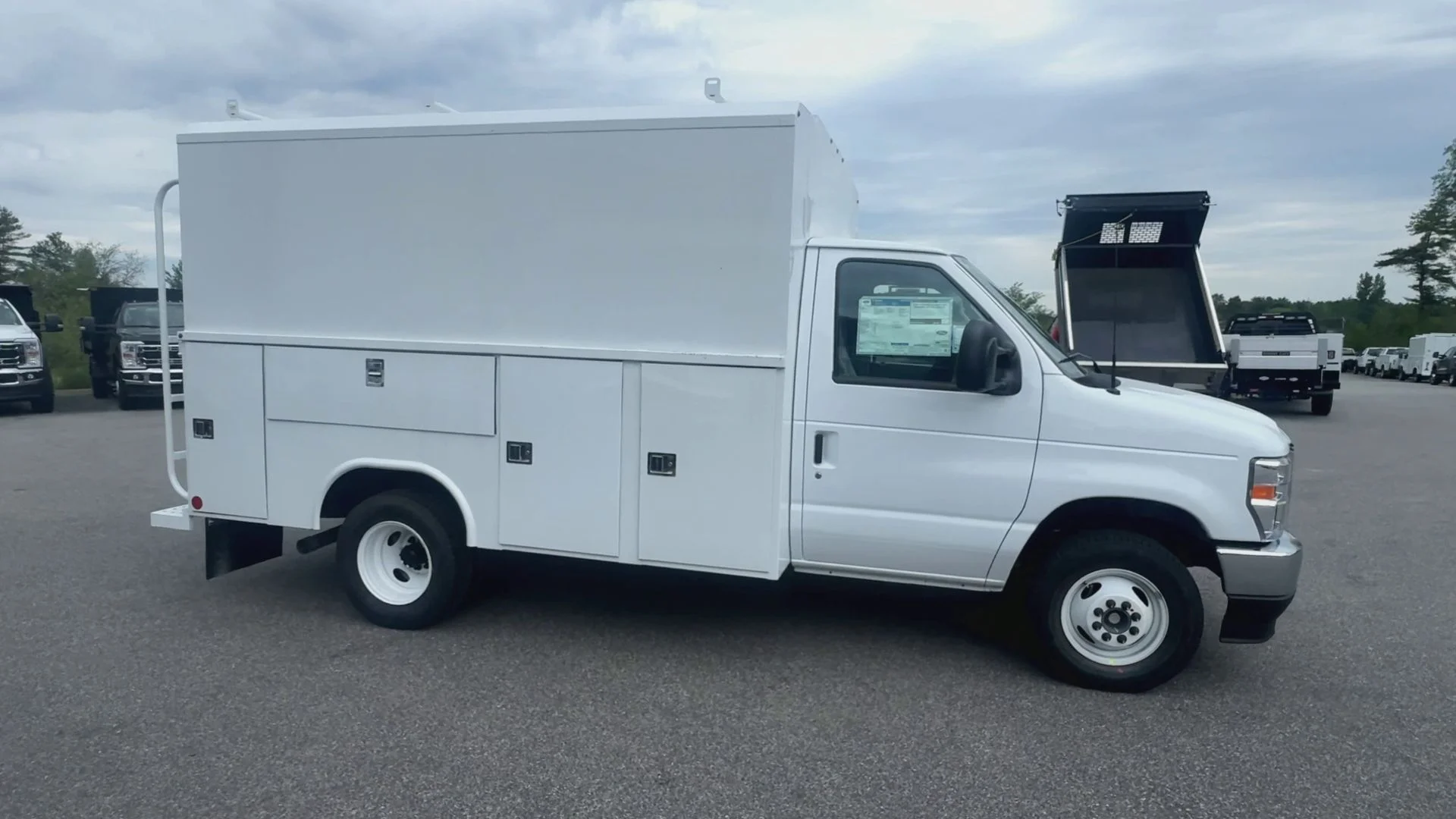 New 2026 Ford E-350 Cutaway - photo 14