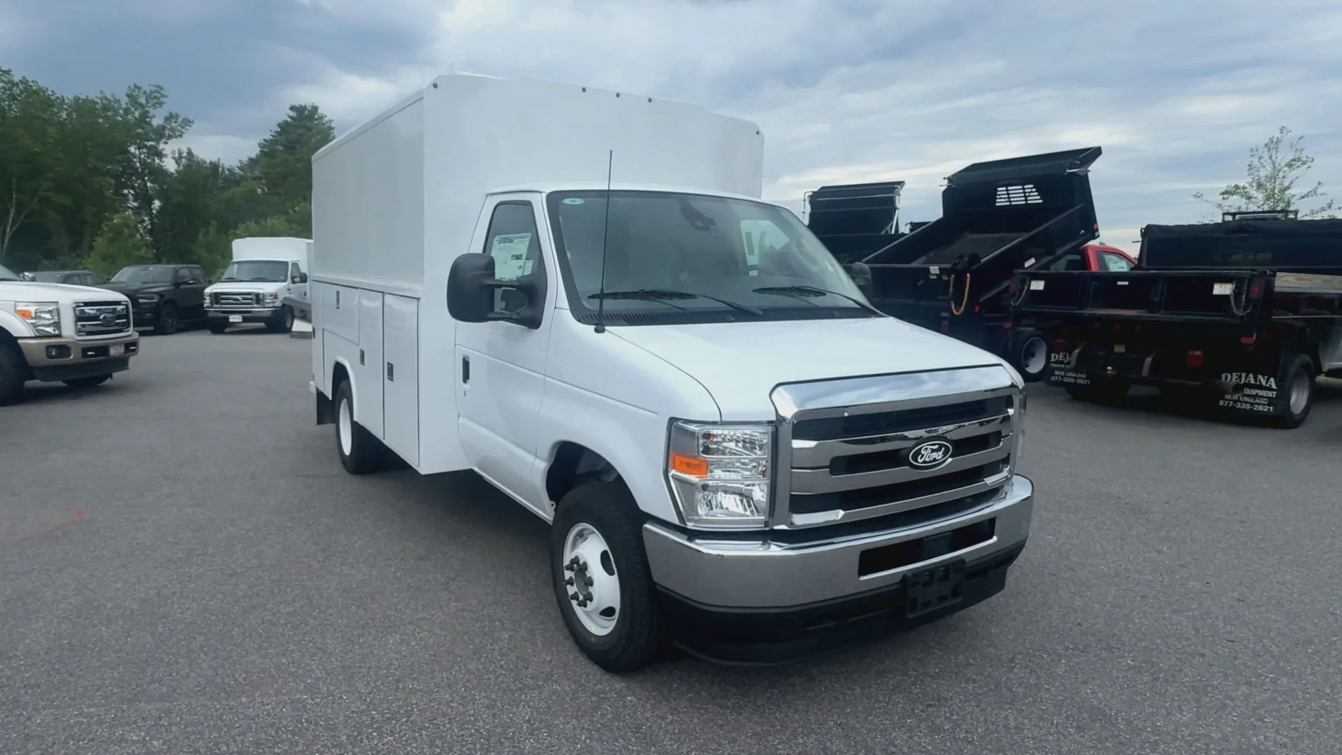 New 2026 Ford E-350 Cutaway - photo 15