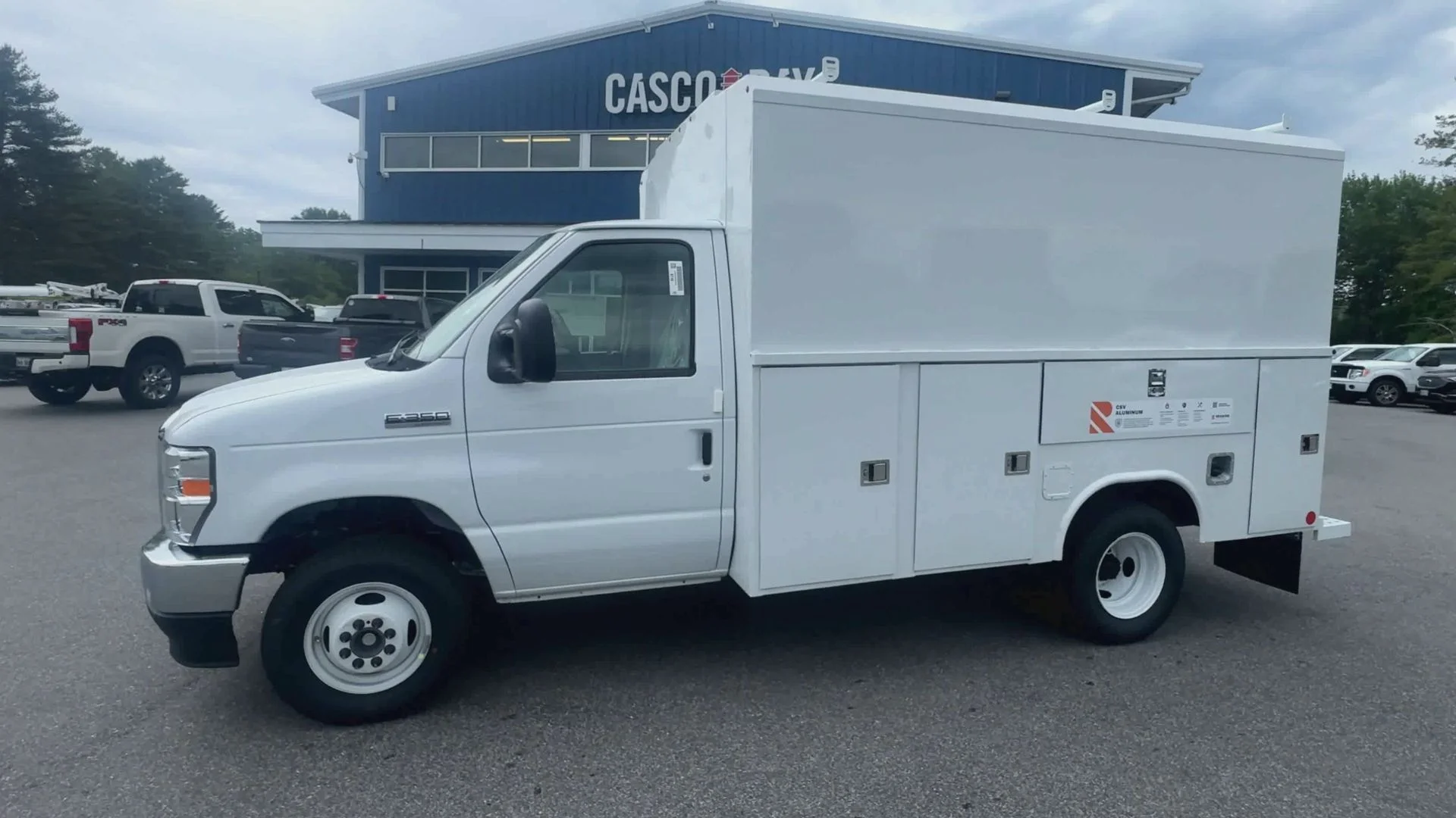 New 2026 Ford E-350 Cutaway - photo 17